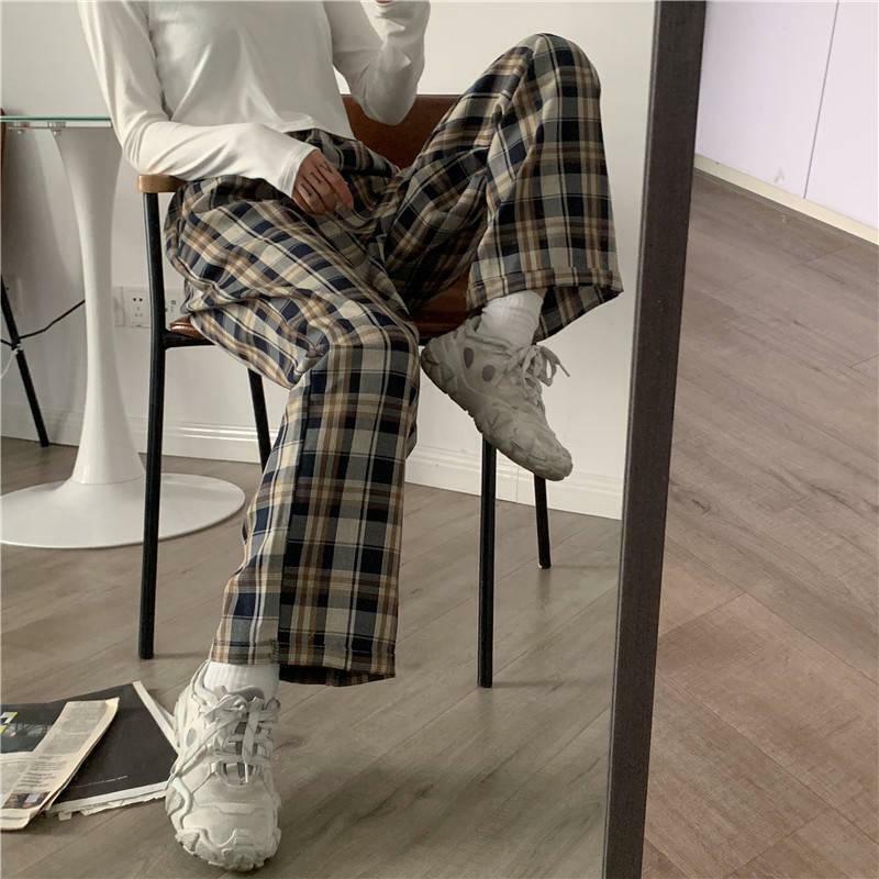 Checkered Y2K Sweatpants with Elasticated Waist for Grunge Aesthetic