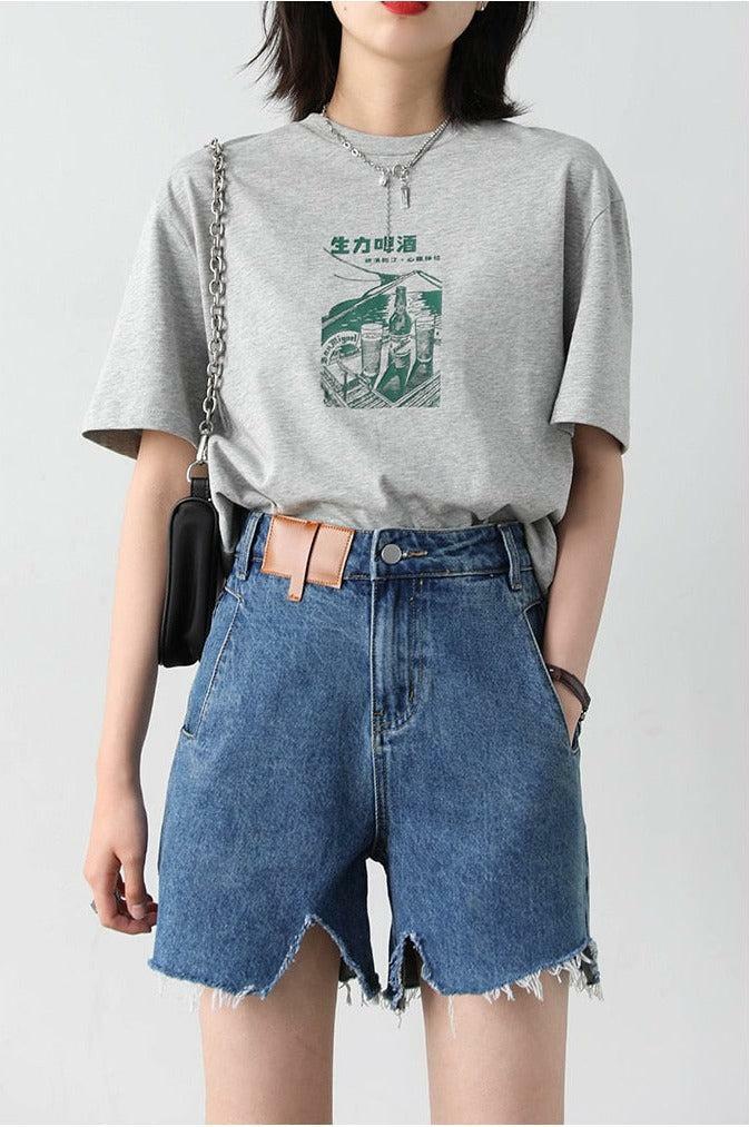 Distressed Jean Shorts: Y2K Fashion Meets Grunge Aesthetic Vibes