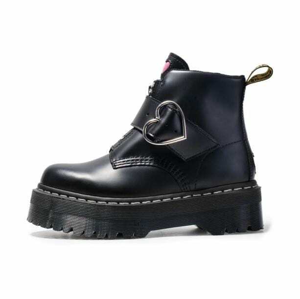 Heart Buckle Boots: Y2K Fashion Essential for Coquette & Grunge Aesthetics