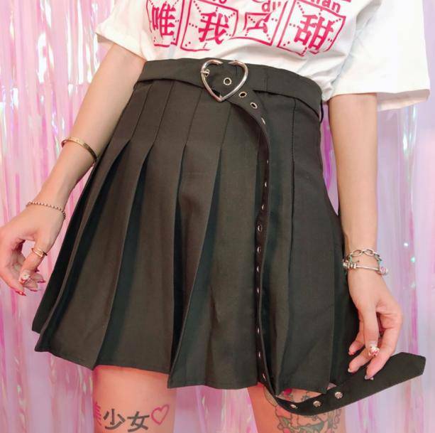 Heart Buckle Cargo Skirt - Y2K Fashion, Grunge Aesthetic, Cute Tops