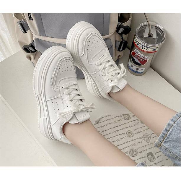 Minimalist Classic White Sneakers for Y2K Fashion & Aesthetic Outfits