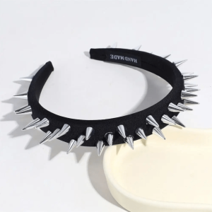 Spiky Headband for Y2K Fashion: Cute Tops & Grunge Aesthetic Vibes