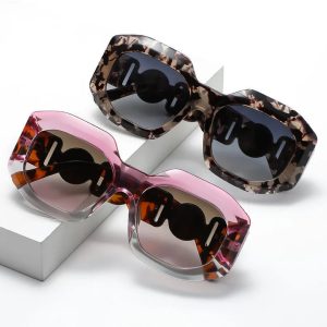 Trendy Oversized Square Sunglasses for Y2K Fashion & Aesthetic Looks