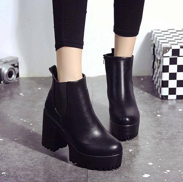 Y2K Aesthetic Ankle Boots: Grunge & Coquette Styles for Trendy Looks