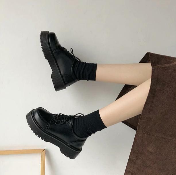 Y2K Fashion Dark Academia Shoes: Grunge Aesthetic & Cute Tops Style